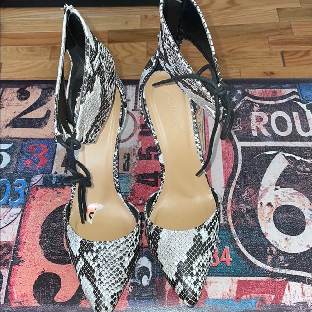 Vegan Leather Python pumps 🐍